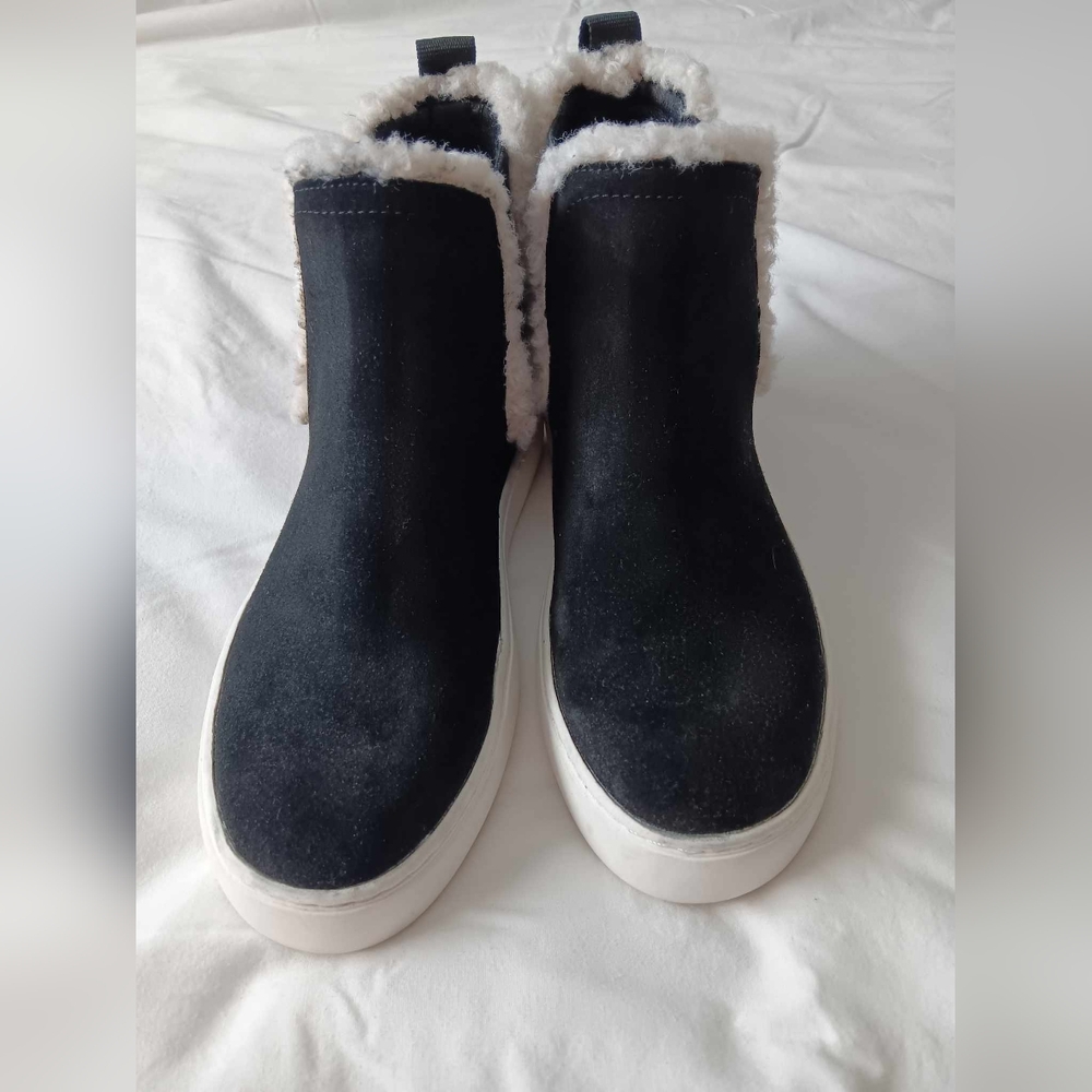 Lucky Brand Daycia Sneaker Boot Size 6